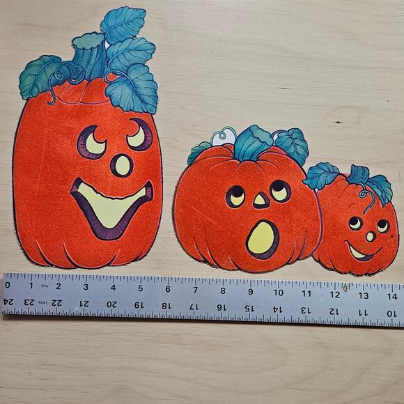 VTG Set Of 6 Flocked Die Cut Pumpkins Jack-O-Lantern Halloween Decor Window - Picture 3 of 4